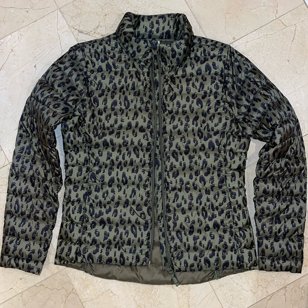 Old Navy Active puffer jacket in Army Green leopard.